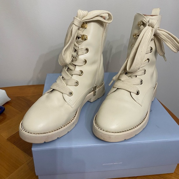 Antonio Melani Boots, off white, size 9 1/2 ladies - Picture 5 of 9